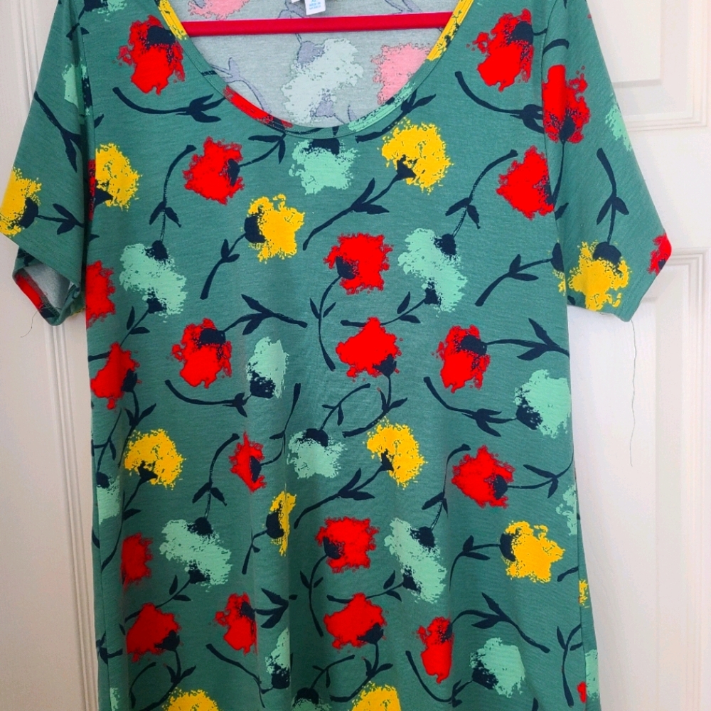 Lularoe Classic Tee